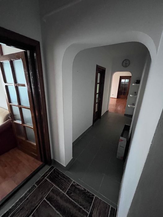 Inchiriez apartament