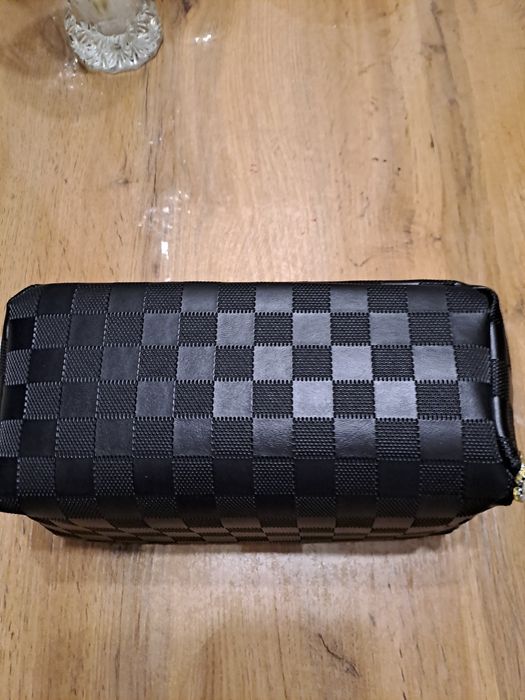 Продам новые космитички