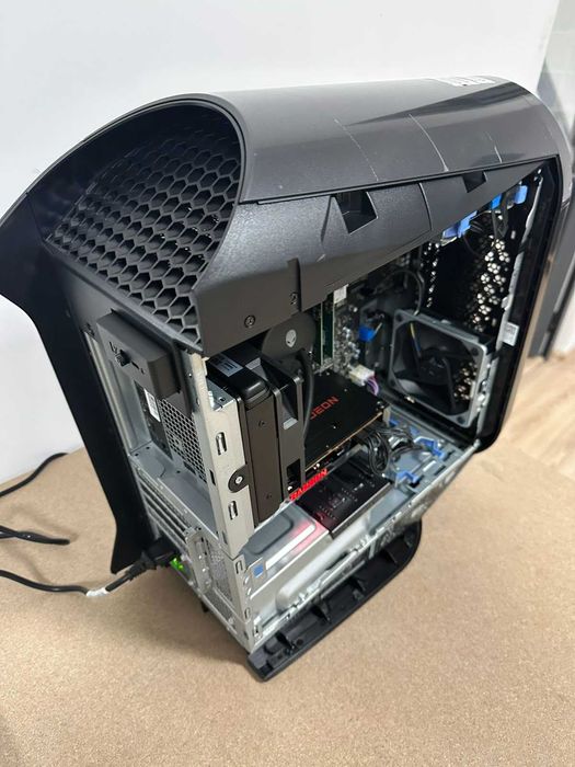 Нов Alienware Aurora R13 i5-12400K/16GB/512GB+1TB/RX 6700XT 12GB