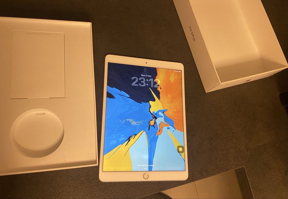 Ipad Air 3 2019 wifi 64 gb pencil cutie originala functioneaza perfect