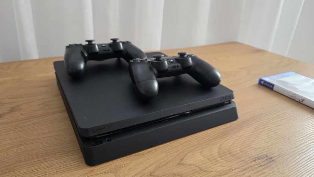 Play Station 4 Slim 1TB