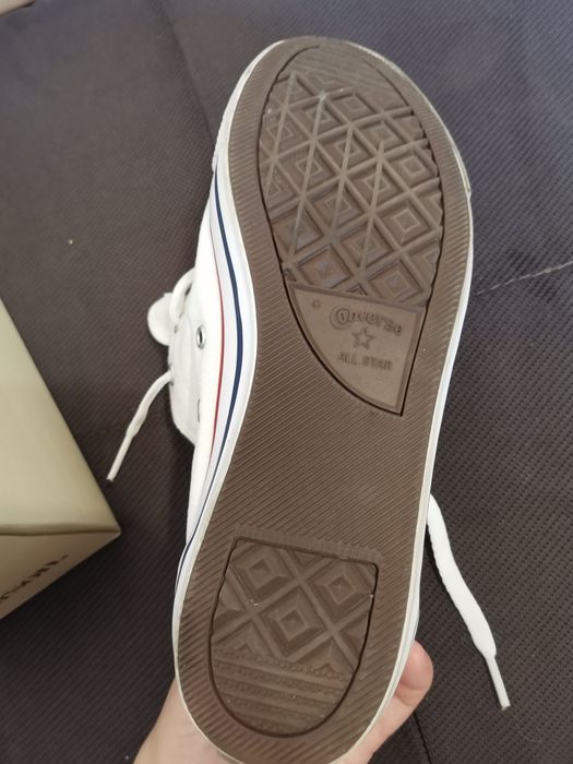 Vând adidași converse mărimea 41