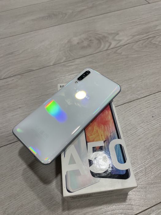 Продам Самсунг А50