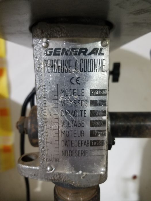 Masina de gaurit cu coloana General