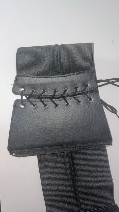 Corset negru cu siret