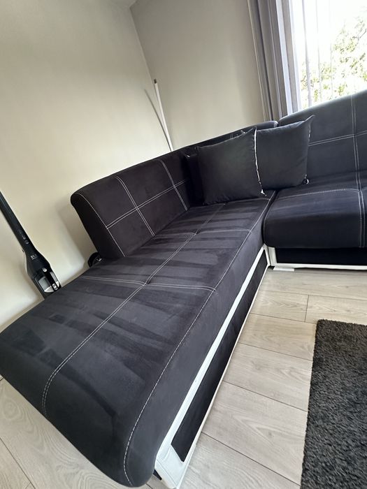 Ъглов диван с повдигащ механизъм и холна маса  ( като нови)
