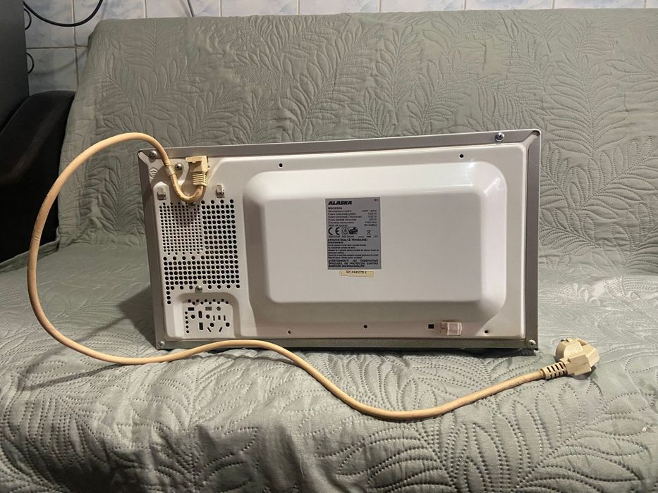 Cuptor cu microunde ALASKA