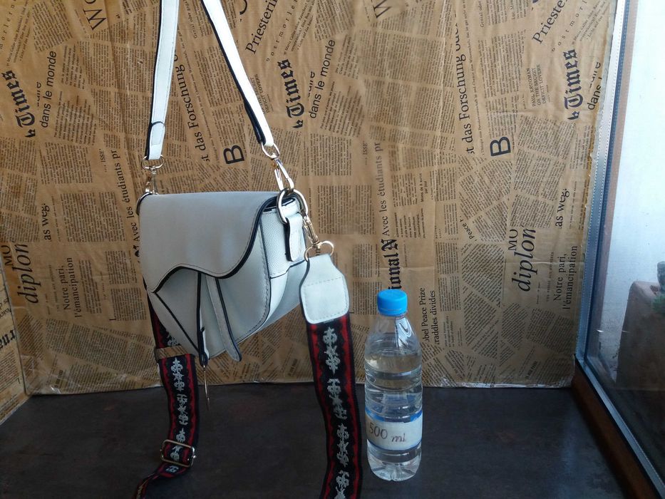 дамска чанта Christian D-малка бяла чанта