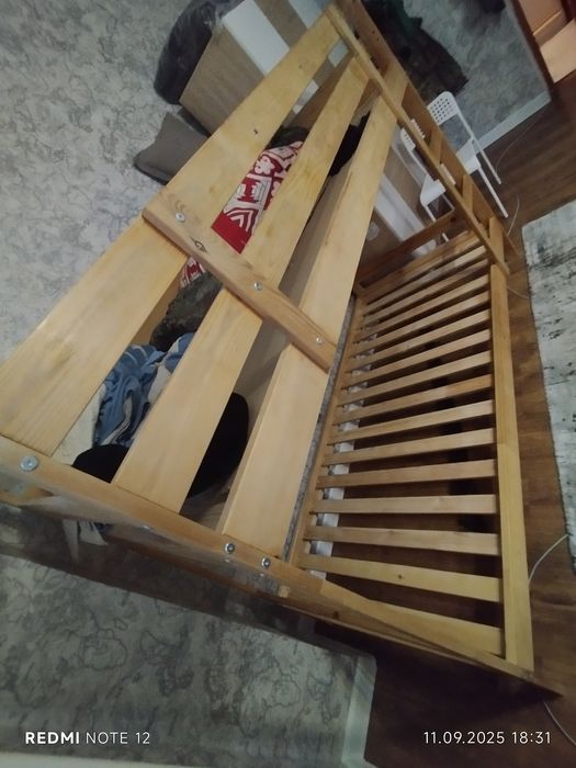 Двухъярусная кровать продается