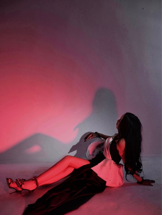 Платье черно белый