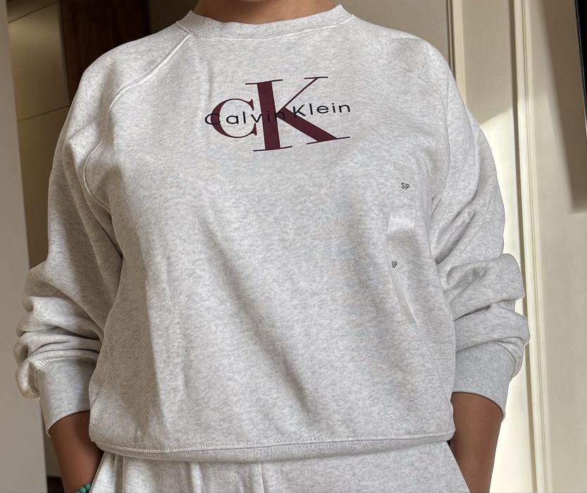 Свитшот новый Calvin Klein