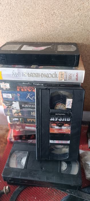 Видеокассеты филмы 1000шт