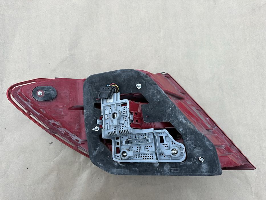 Mercedes C204 десен стоп