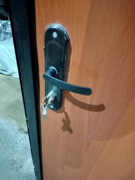 Продам дверь входную