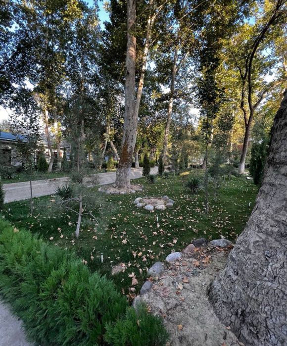 Продается шикарная зона отдыха ! Территория 99 соток .