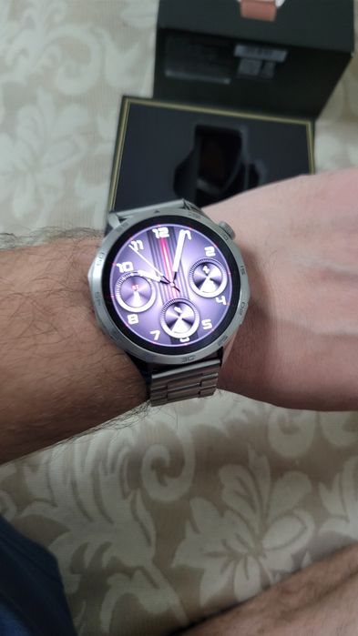 Продам смартчасы Huawei Watch GT4
