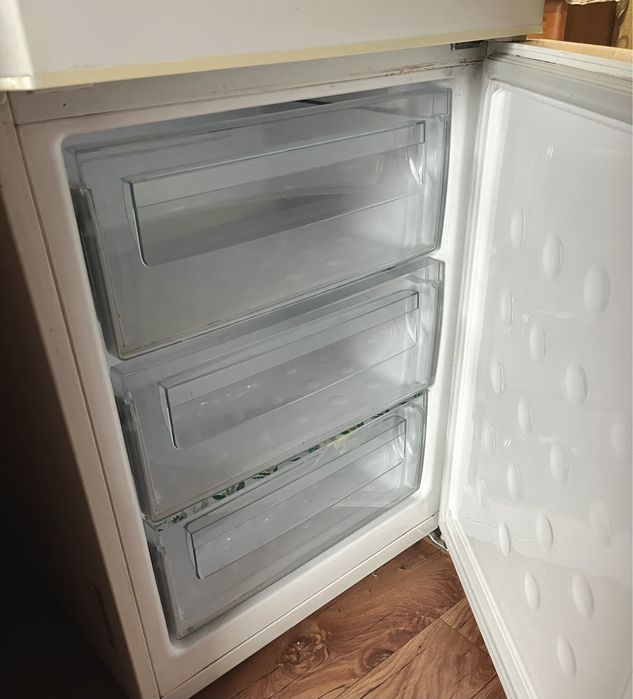 Продам холодильник Samsung (б/у)