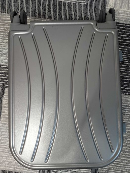 Чемодан дорожный