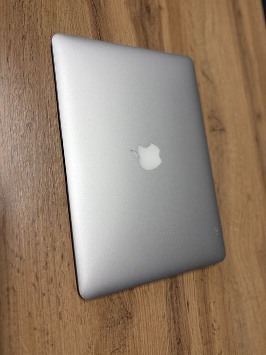 MacBook Air 2017 год / i5 / озу 8