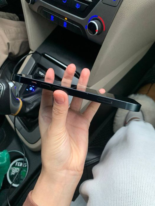 Iphone 13,без каробки,есть шнур