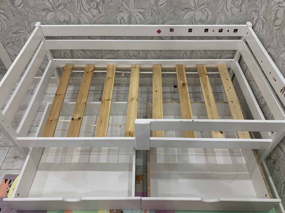 Продам Б/У детская кровать