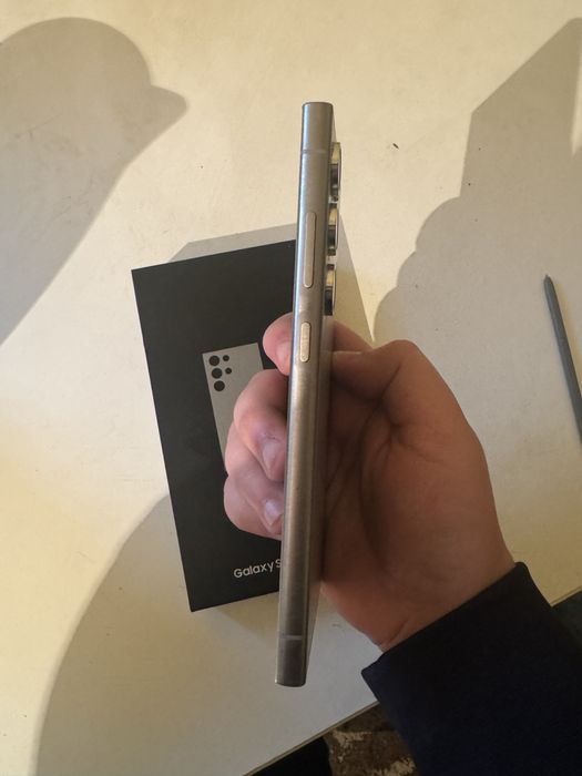 Продам Samsung S24 ULTRA