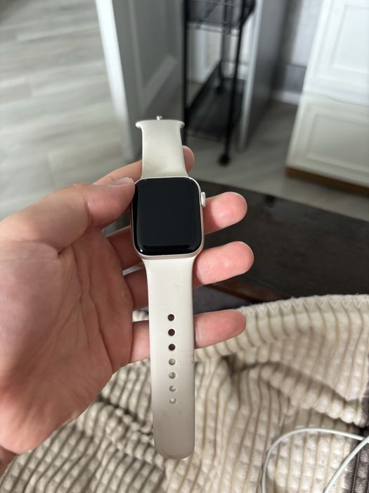 Продам apple watch SE 41 mm