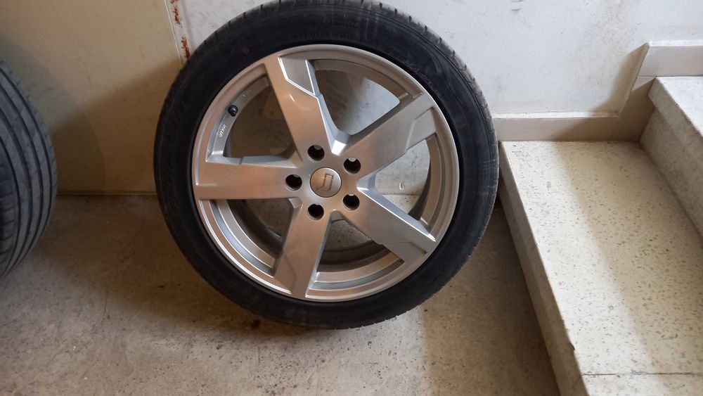 Продавам джанти 17", 5х114.3, като НОВИ със летни гуми за Lexus, Honda и др.