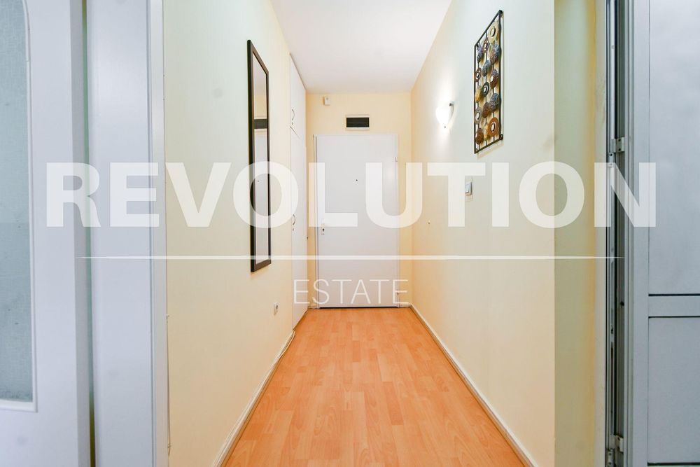 Двустаен апартамент в центъра на София.