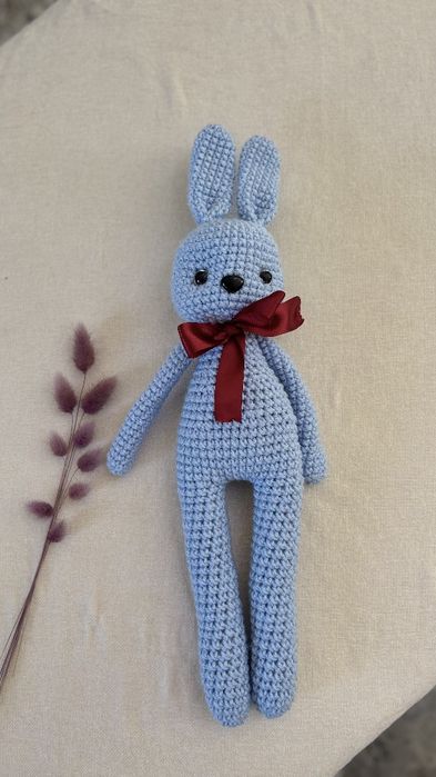 Вязанные зайчики ручная работа