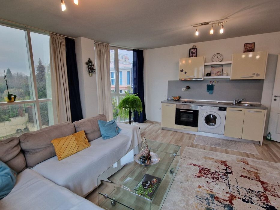 Продава се Двустаен апартамент в Варна, Победа - 70 кв.м за 1232 €/кв.м - Снимка #2