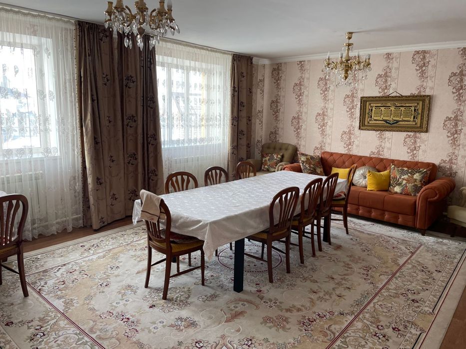 Продается просторный трех этажный дом