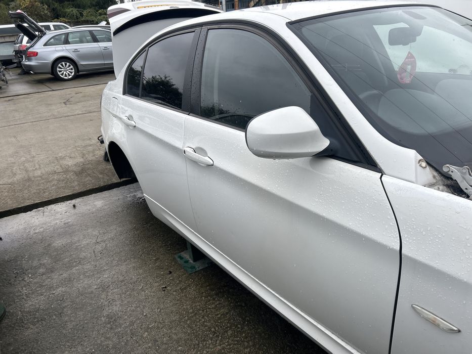Usa laterala drepta bmw e90 cod culoare ALPINWEISS 3