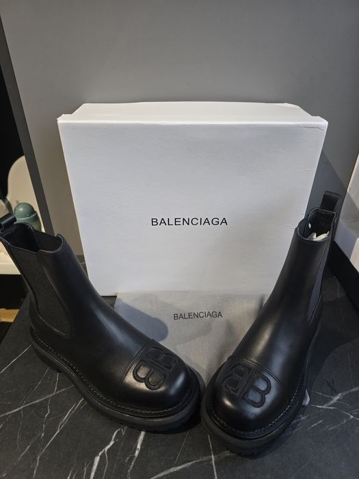 Ghete din piele Balenciaga 37 38 si 39 Noi!