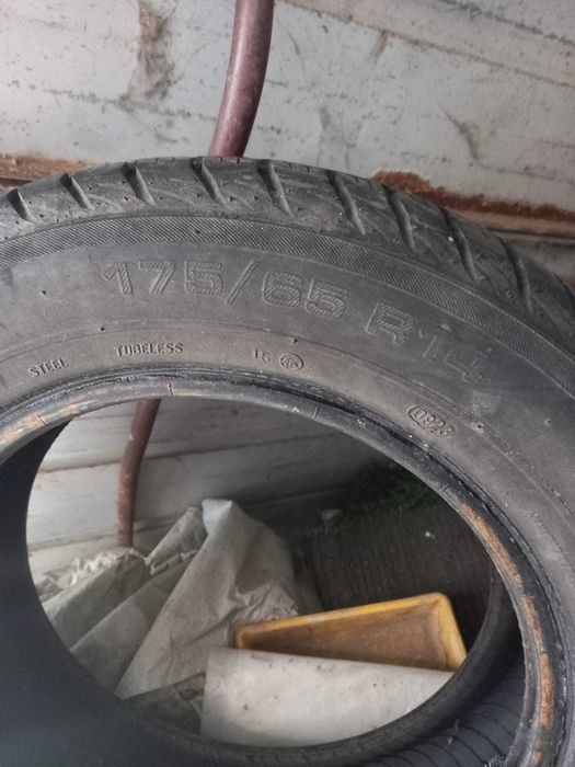 Продам летнюю резину 175/65 R14