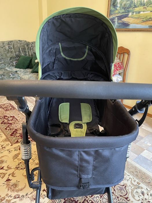 Срочно продам детскую коляску