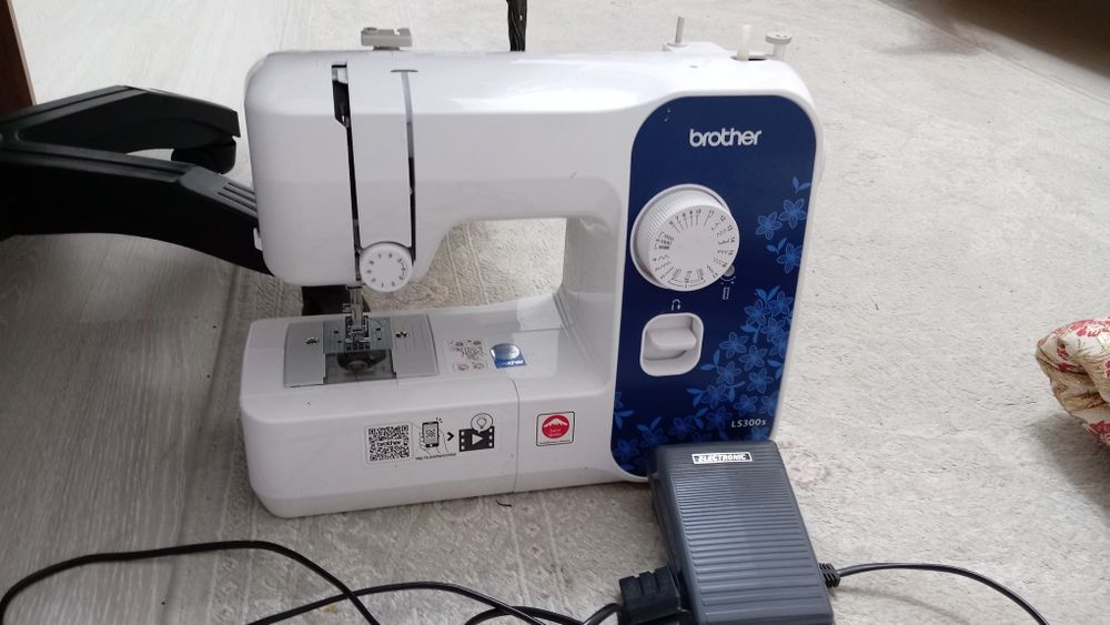 Швейная машинка с педалью