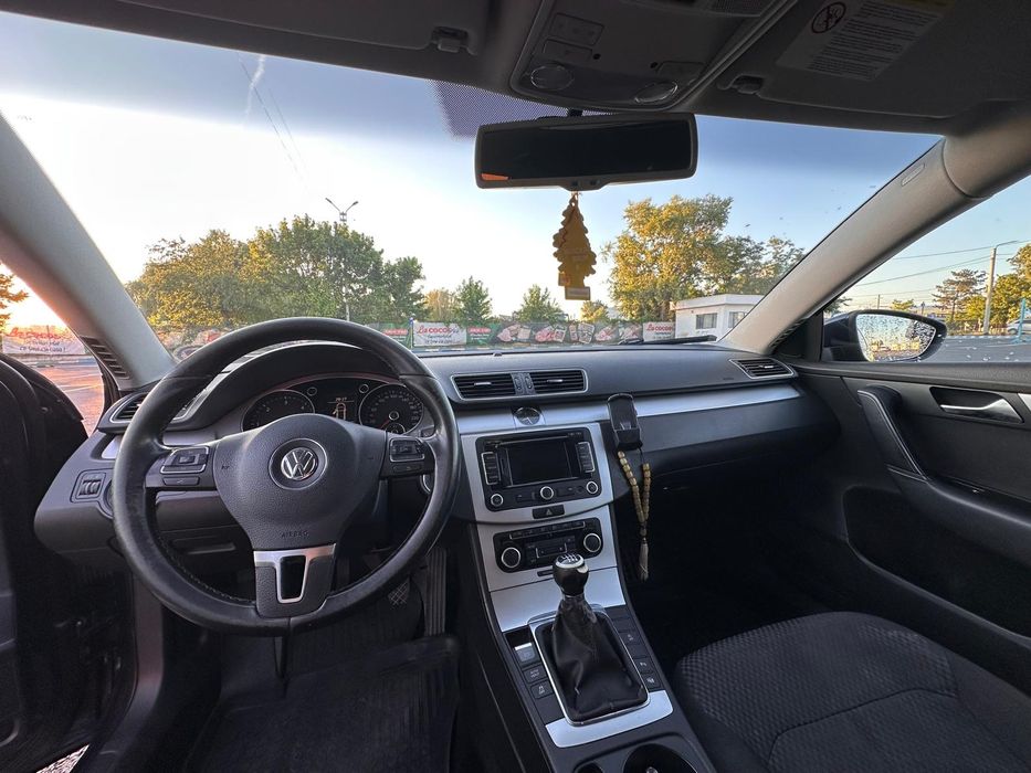 VOLKSWAGEN Passat 2011 — imagine 5