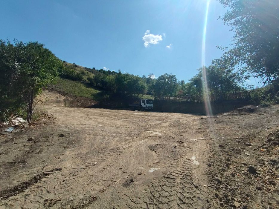 Prestări servicii închiriere Excavator 3.5T săpături, fundații, beciuri și Transport Agregate
