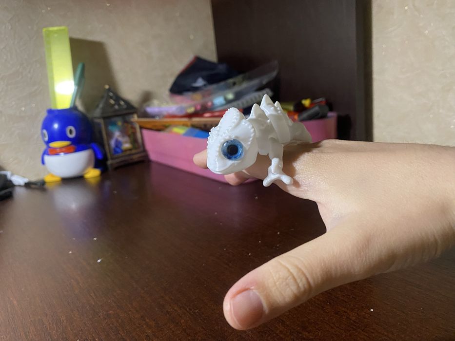 Хамелион игрушка
