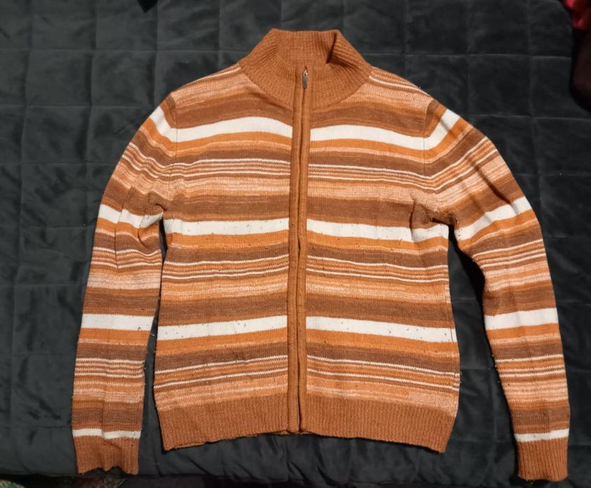 Продавам дамски жилетки