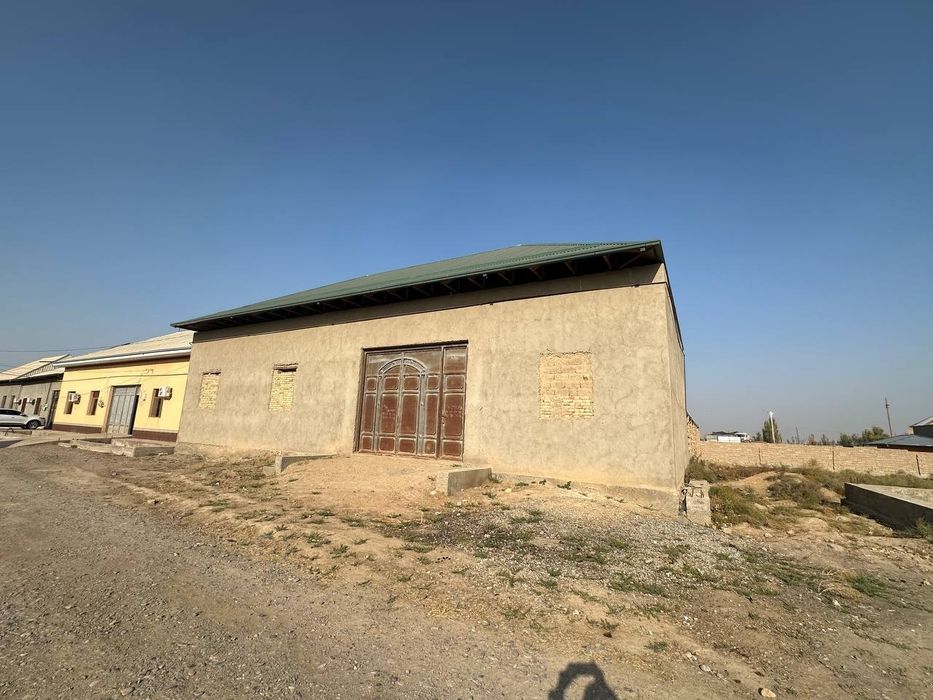 Курулиши битмаган ховли сотилади 8 суток