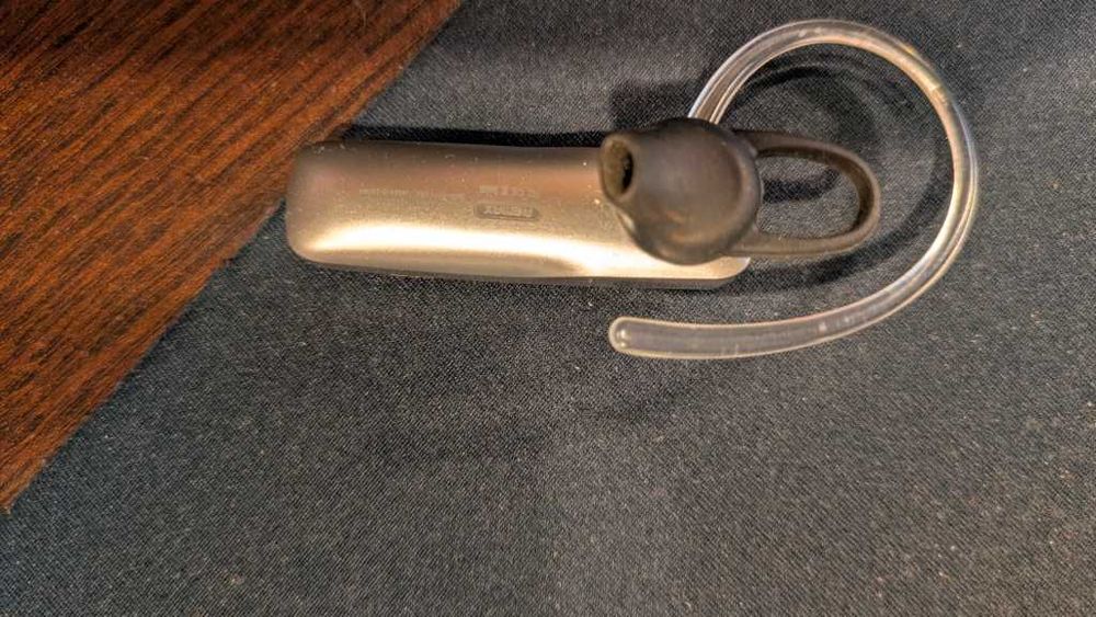 Bluetouth слушалка като нова