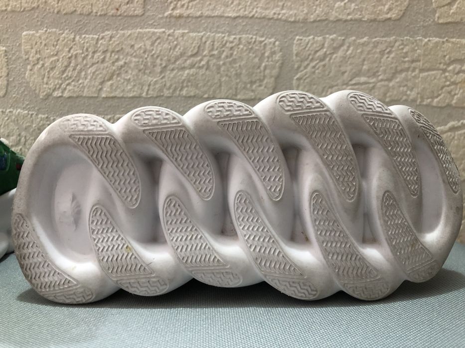 Adidasi Versace marimea 28