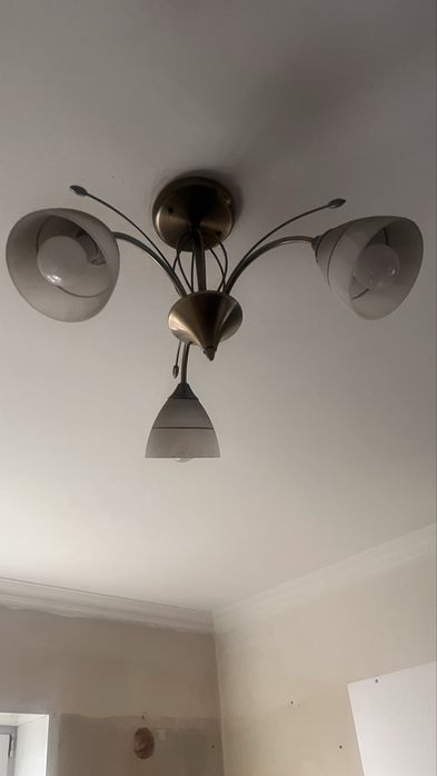 Люстры 3-х рожковые.  Продам