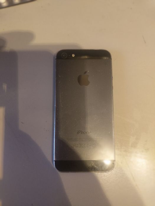 Vând iPhone 5  16 giga
