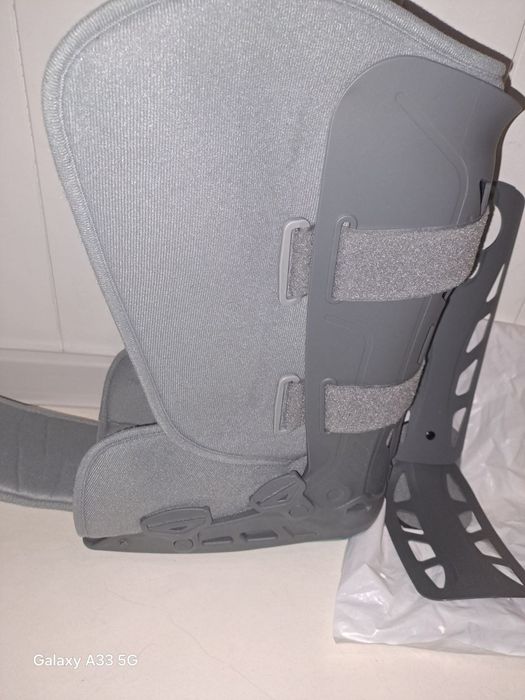 Ортопедичен ботуш