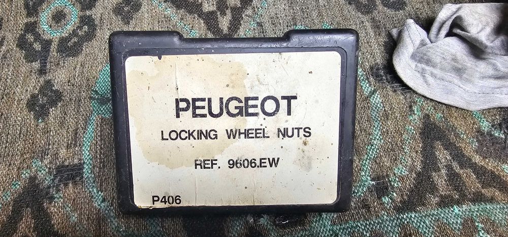 Секретни болтове за джанти - Оригинални Peugeot