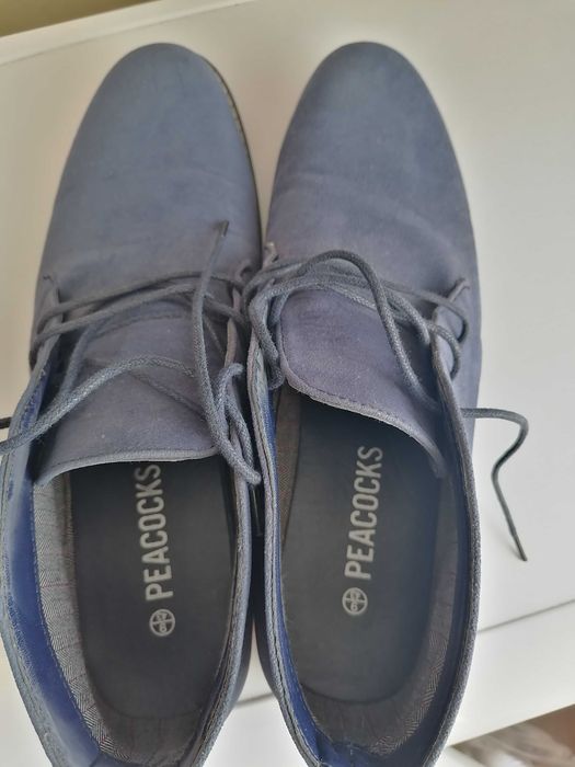 Чисто нови обувки "Peacocks"