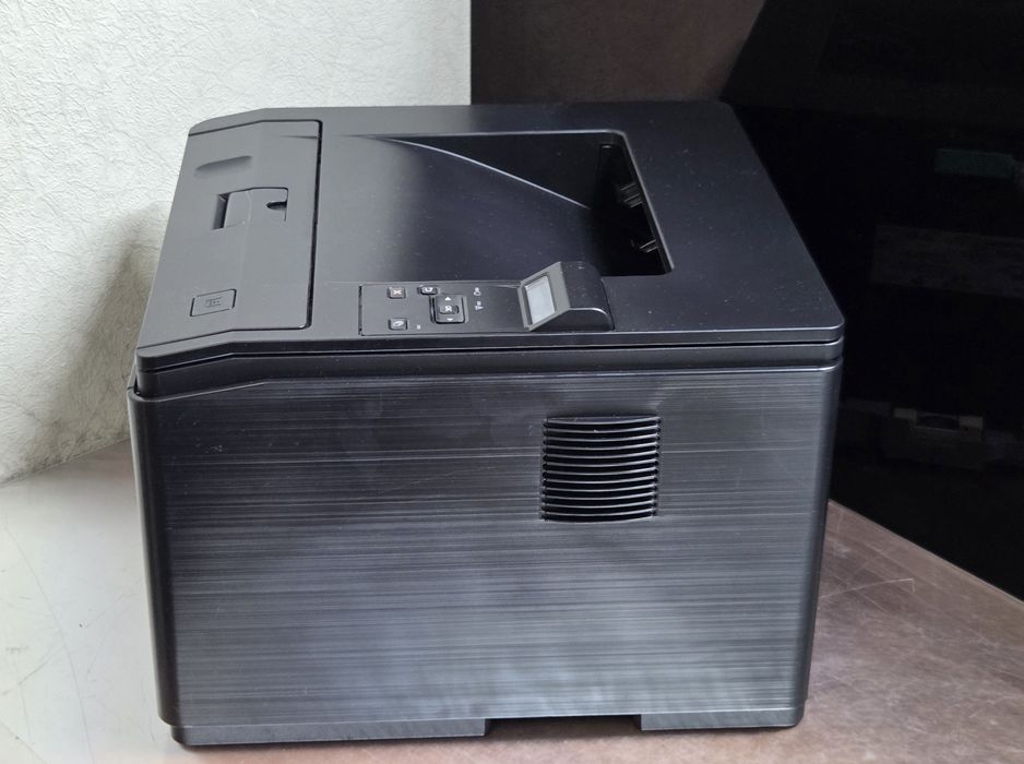 Продаю черно-белый лазерный принтер HP m401dne Дуплекс